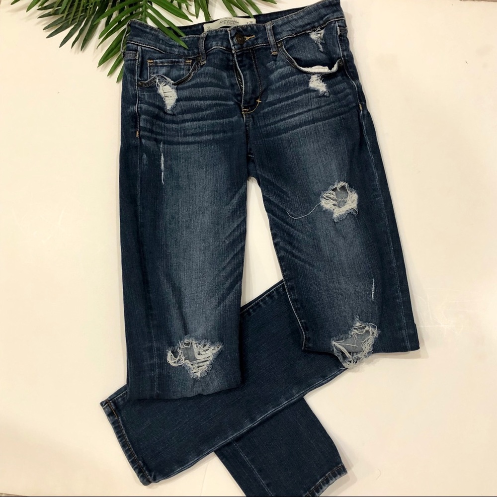 Abercrombie & Fitch Women’s Dark Wash skinny sz 28